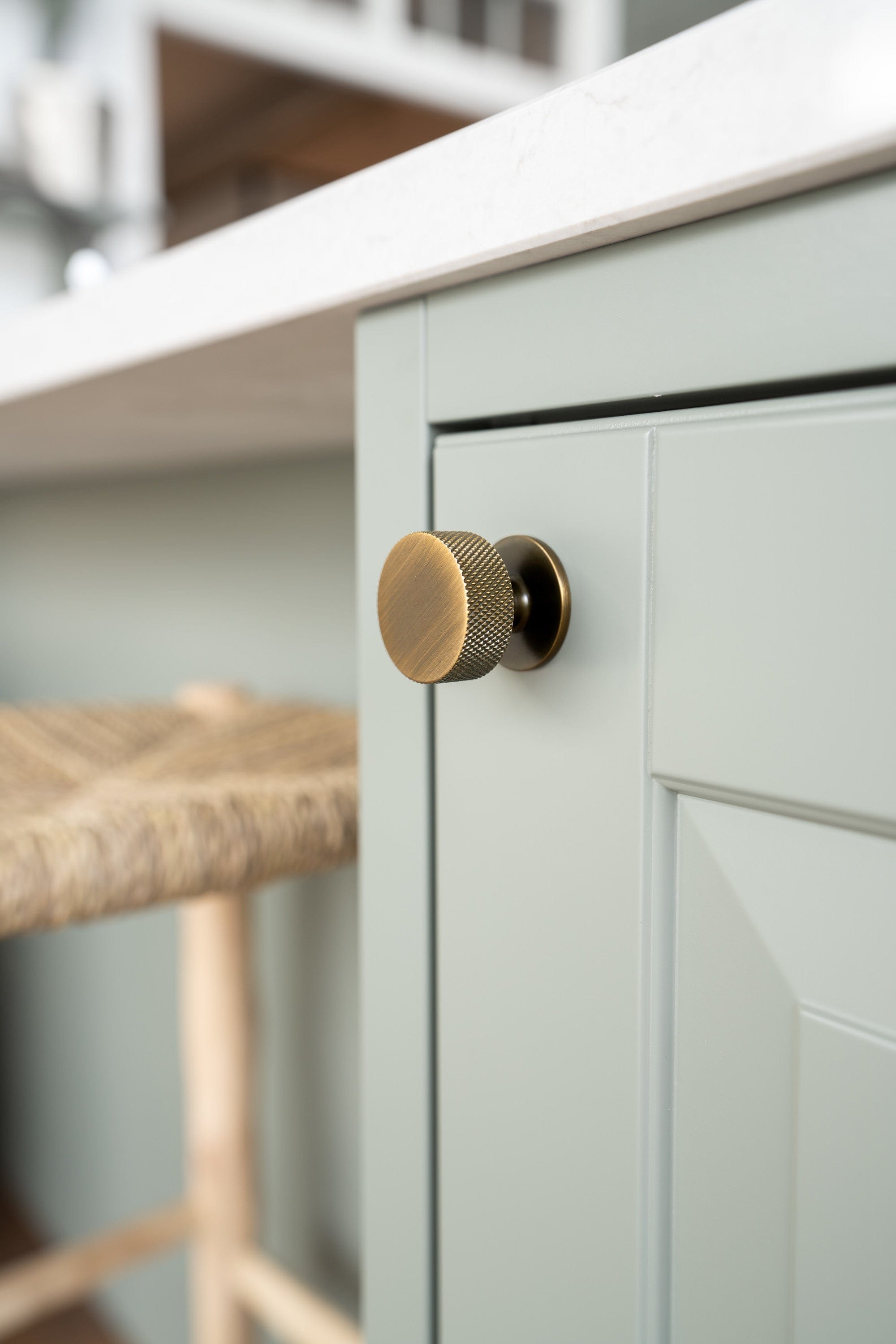 Crest | Knop i Dark Bronze Beslag Design FINICC