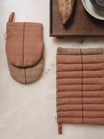 Ito | Ovnhandske i Hazel L 27 cm x B 14 cm ferm LIVING FL-1104270144 FINICC