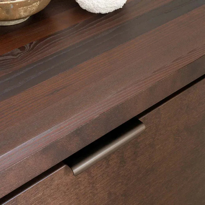 Lip | Greb i Bruneret Messing Beslag Design FINICC