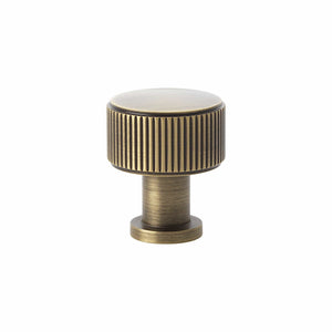 Lucia Reeded | Knop i Antik Messing