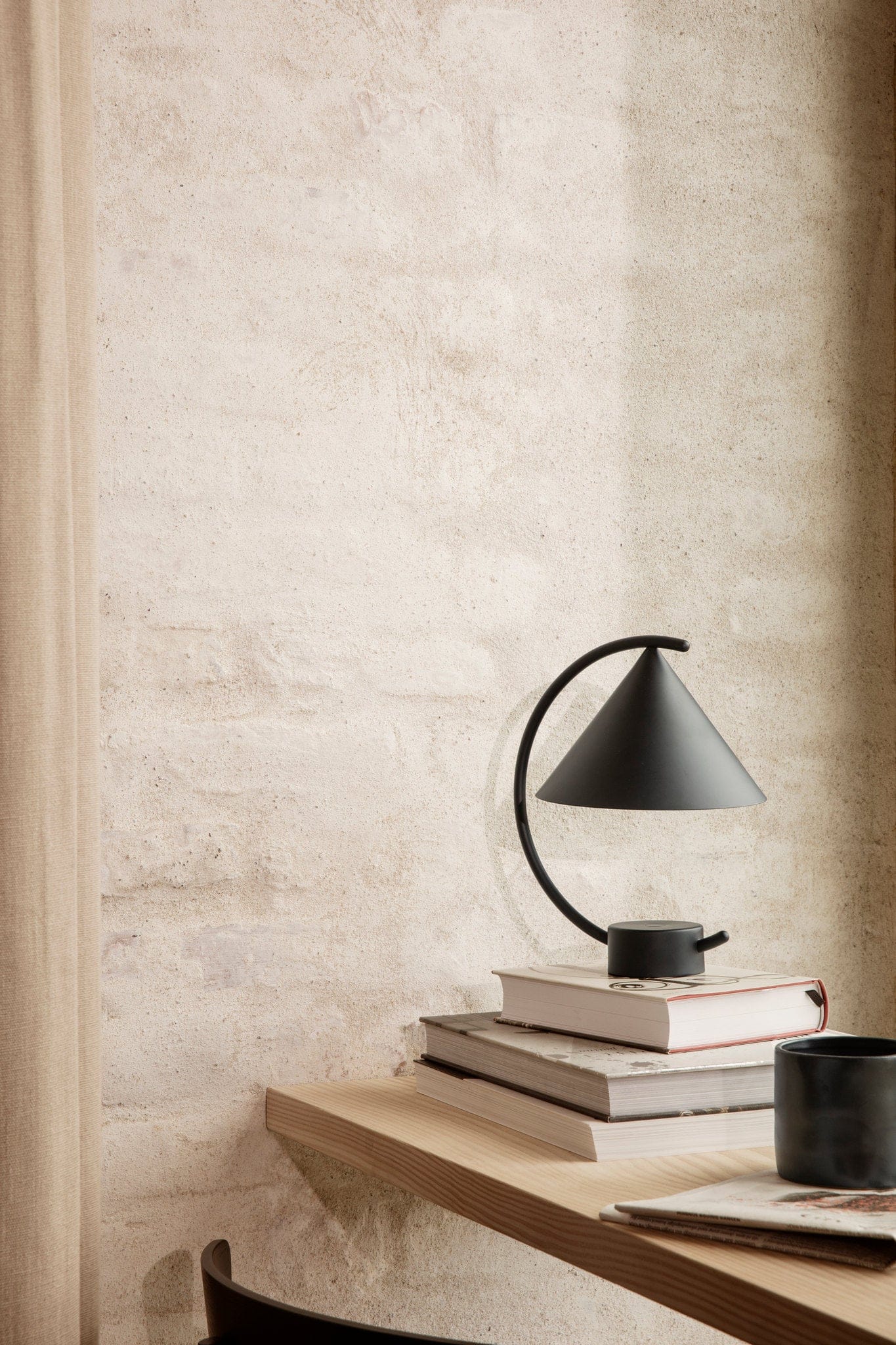 Meridian | Bordlampe i Sort ferm LIVING 110143101 FINICC