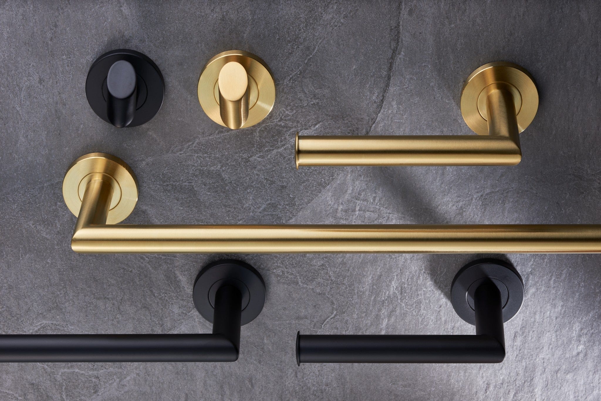Mitred | Toiletrulleholder i Børstet Messing (PVD) Carlisle Brass LX07SPVD FINICC