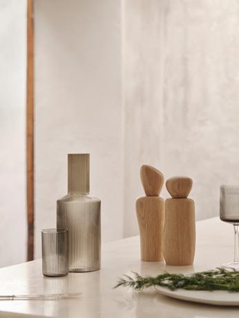 Pebble | Salt- eller Peberkværn i Eg Ø 58 mm x H 188 mm ferm LIVING FL-1104269399 FINICC