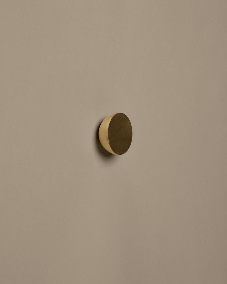 Pluto | Knivblok i Mat Messing Uden lak Ø 45 mm x D 21 mm ferm LIVING FL-1104270729 FINICC