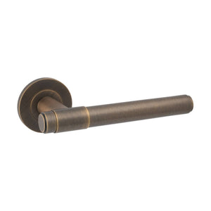 Kingston Plain | Dørhåndtag i Antik Messing