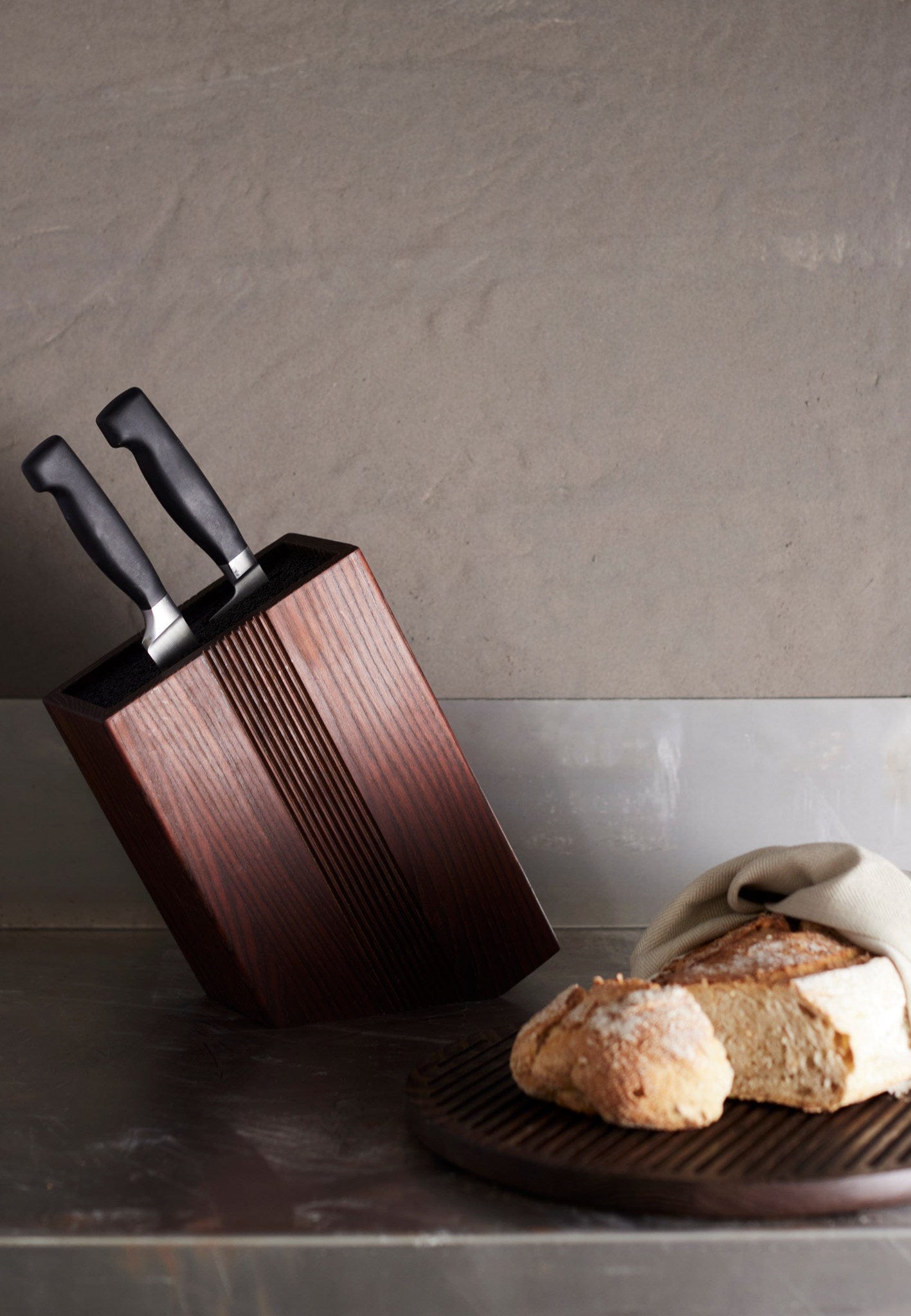 Yami | Knivblok i Mørk Ask H 28 cm x D 8 cm Muubs MU-9440002111 FINICC