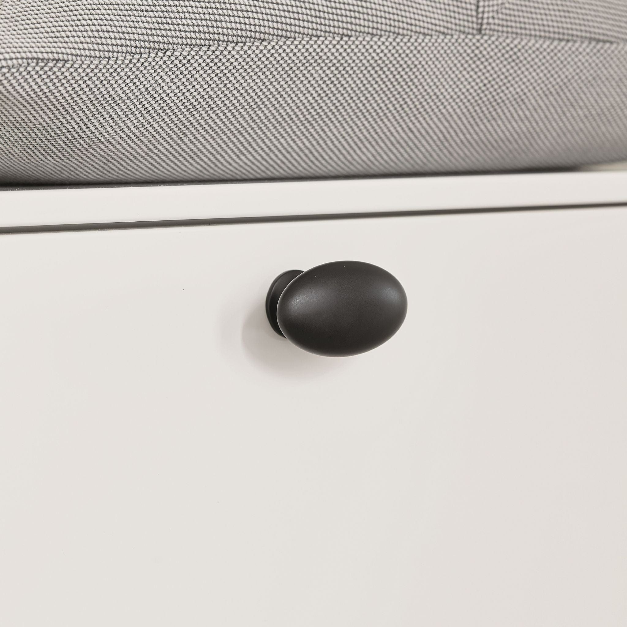 Oval Simple | Knop i Mat Sort Ø 26 mm Furnipart FINICC